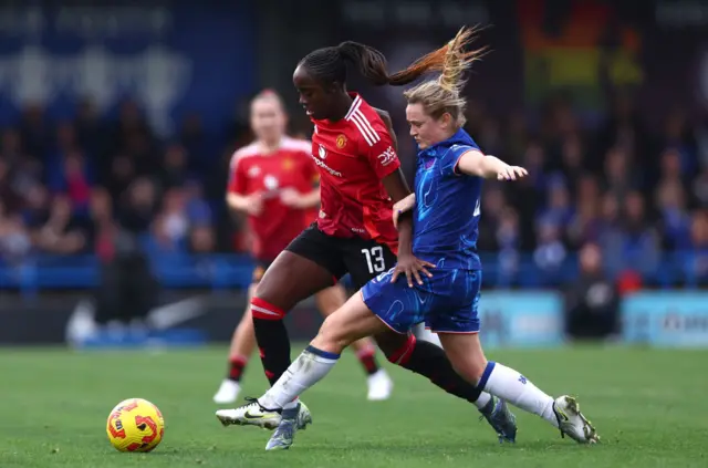 Erin Cuthbert of Chelsea and Simi Awujo