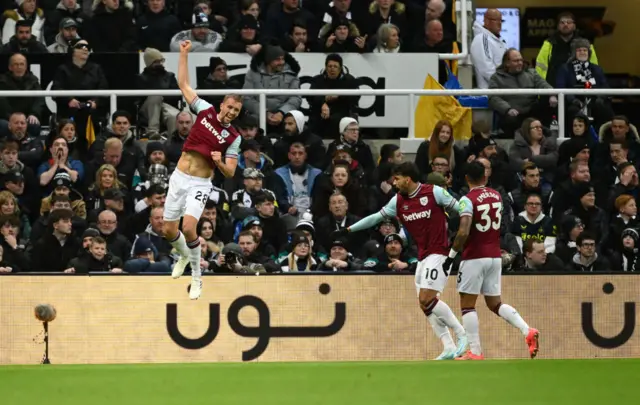 Tomas Soucek celebrates