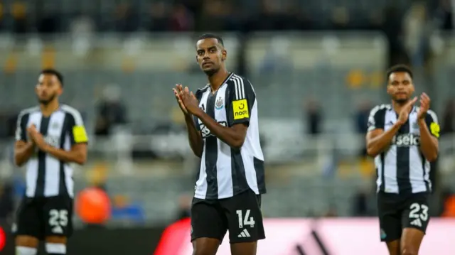 Newcastle United's Alexander Isak applauds the fans at the final whistle