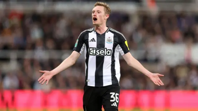 Sean Longstaff of Newcastle United reacts during a match