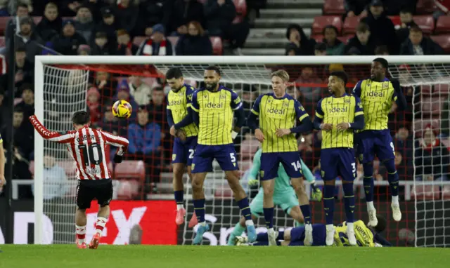 Patrick Roberts free-kick for Sunderland