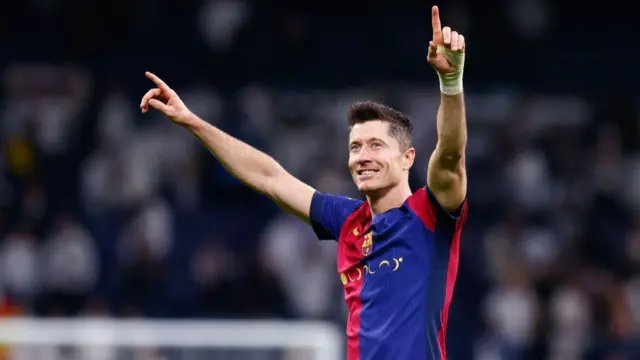 Robert Lewandowski of FC Barcelona celebrates a win