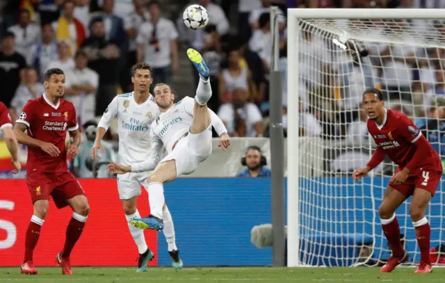 Gareth Bale overhead kick