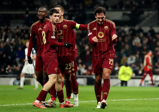 Mats Hummels of AS Roma celebrates with teammates