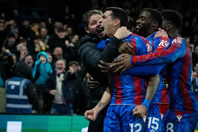 Daniel Munoz of Crystal Palace celebrate with manager Oliver Glasner