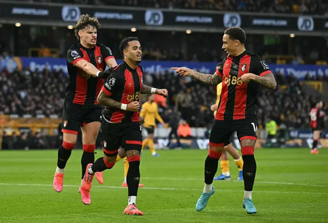 Justin Kluivert celebrates