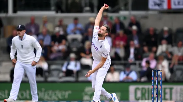 Chris Woakes bowling
