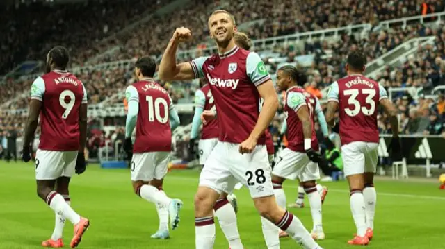 Tomas Soucek of West Ham United celebrates