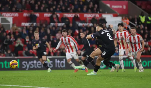 Josh Brownhill scores for Burnley