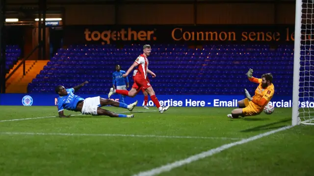 Tanto Olaofe seals Stockport's place in the FA Cup third round