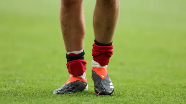 James McAtee of Sheffield United wearing small shin pads