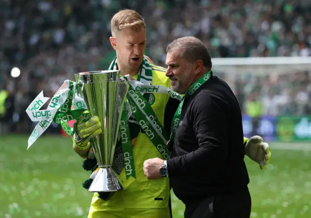 Ange Postecoglou and Joe Hart with the SPFL trophy at Celtic