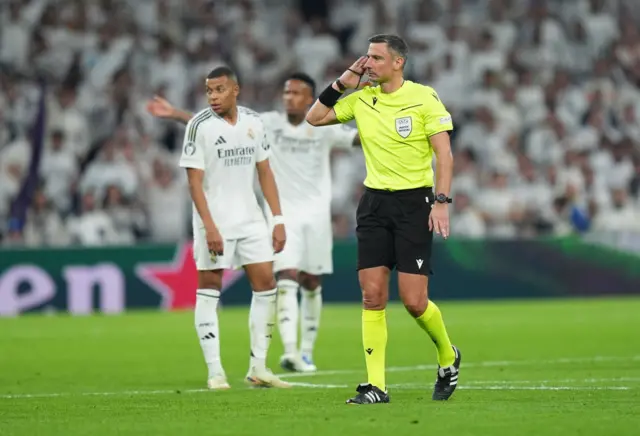 Referee rules out a Madrid goal