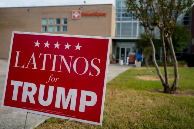 Latinos for Trump sign