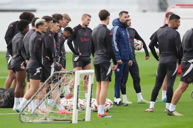 Ruud van Nistelrooy leads Manchester United training