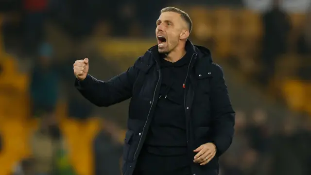 Wolverhampton Wanderers manager Gary O'Neil celebrates