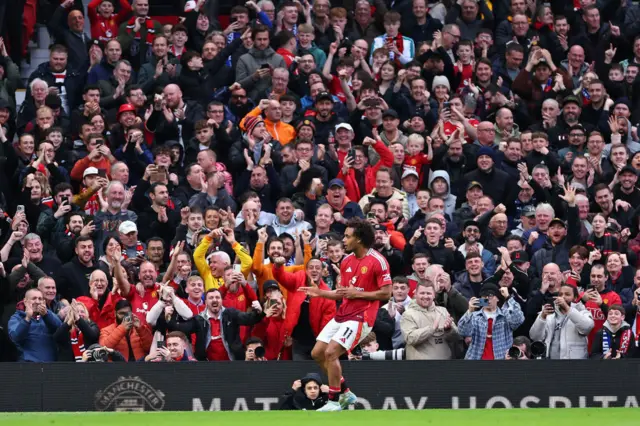 Joshua Zirkzee scores to make it 4-0 to Man Utd