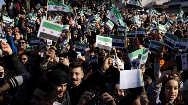 A huge crowd of independence flags in Latakia