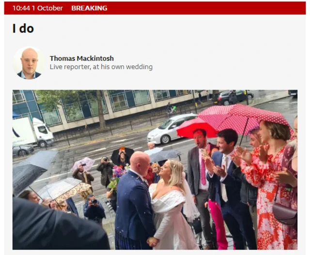 A live page post bylined to Tom Mackintosh which says "I do" under a red "breaking" banner, with a photo of him and Paige underneath