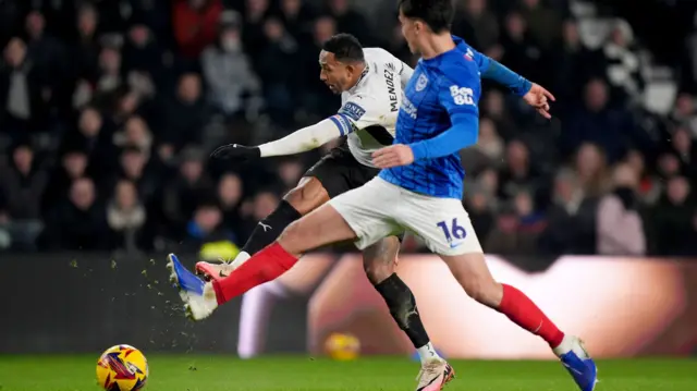 Nathaniel Mendez-Laing shoots