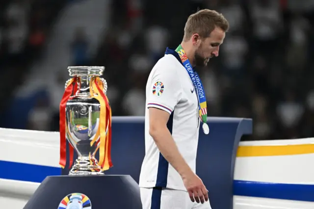 Harry Kane disappointed walking past Euro 2024 trophy