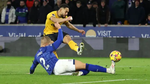 Matheus Cunha of Wolverhampton Wanderers scores his team's first goal