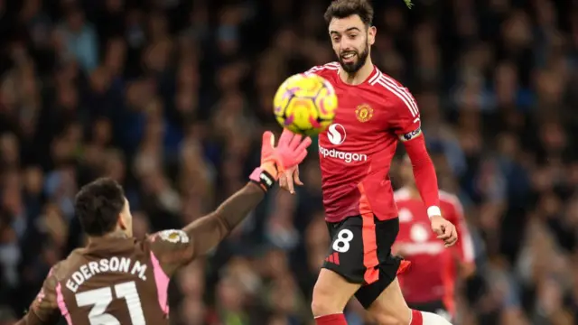 Bruno Fernandes of Manchester United misses a chance