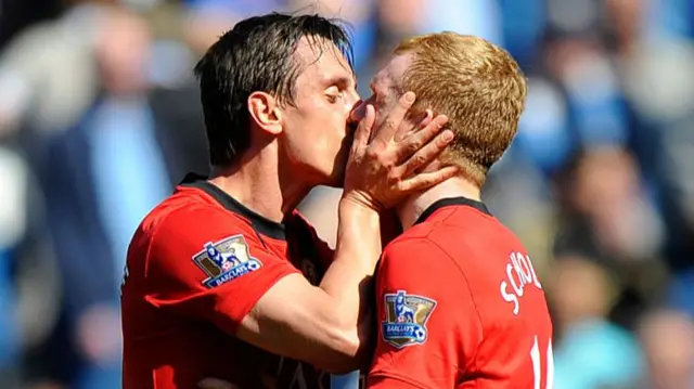 Gary Neville kisses Paul Scholes