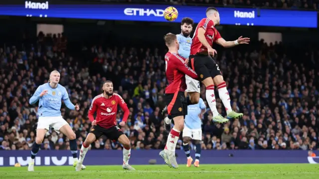 Josko Gvardiol of Manchester City scores their side's first goal