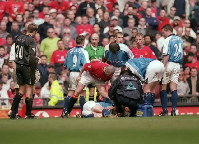 Roy Keane injures Alfie Haaland