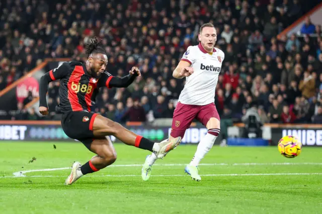 Antoine Semenyo of Bournemouth fires just wide