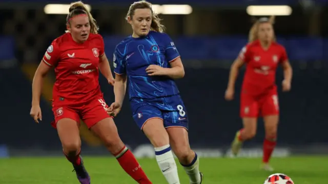 Chelsea's Erin Cuthbert in action vs Twente