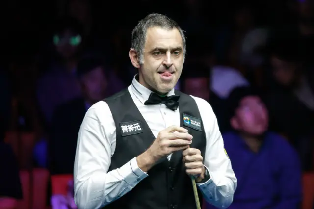 Ronnie O'Sullivan licks his lips