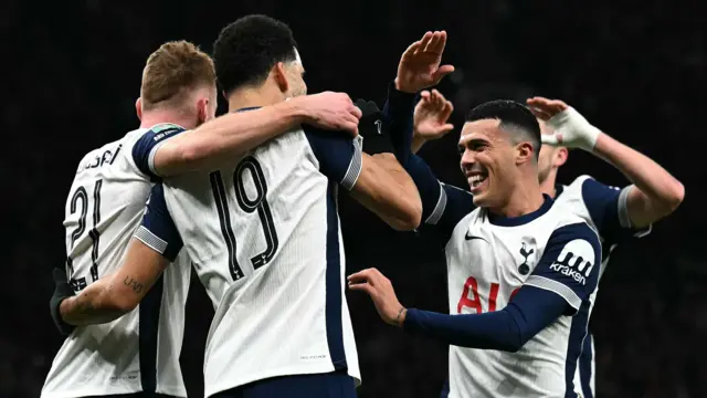 Tottenham players celebrate