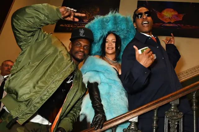 A$AP Nast, Rihanna et A$AP Rocky posent dans les coulisses des Fashion Awards 2024 présentés par Pandora au Royal Albert Hall le 2 décembre 2024 à Londres, en Angleterre.