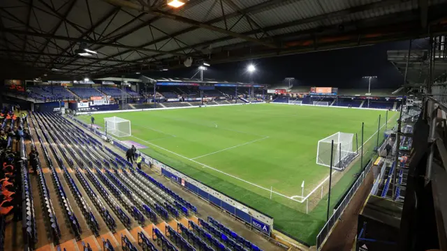 Kenilworth Road tonight