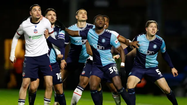 Wycombe and Bolton react to a set piece