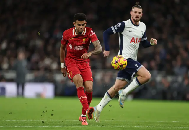 Luis Diaz of Liverpool shoots