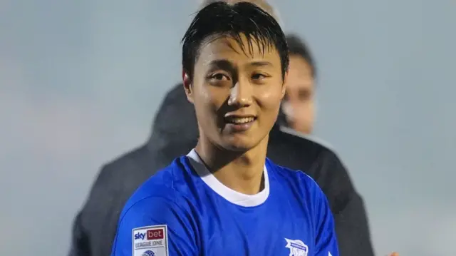 Paik Seung Ho claps