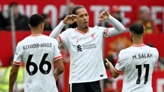 Alexander-Arnold, Van Dijk and Salah