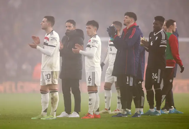 Ruben Amorim, Manager of Manchester United and his players show appreciation to the fans