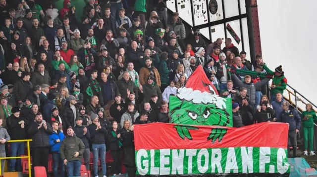 Glentoran fans