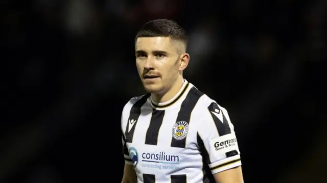 PAISLEY, SCOTLAND - DECEMBER 26: St Mirren's Declan John during a William Hill Premiership match between St Mirren and Rangers at the SMiSA Stadium, on December 26, 2024, in Paisley, Scotland. (Photo by Alan Harvey / SNS Group)