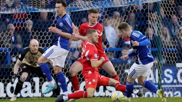 Peter Campbell scores for Glenavon