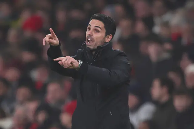 Mikel Arteta of Arsenal reacts