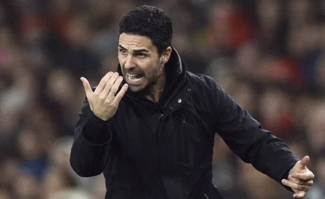 Arsenal manager Mikel Arteta reacts