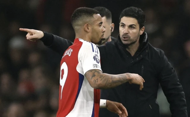 Arsenal manager Mikel Arteta reacts with Gabriel Jesus