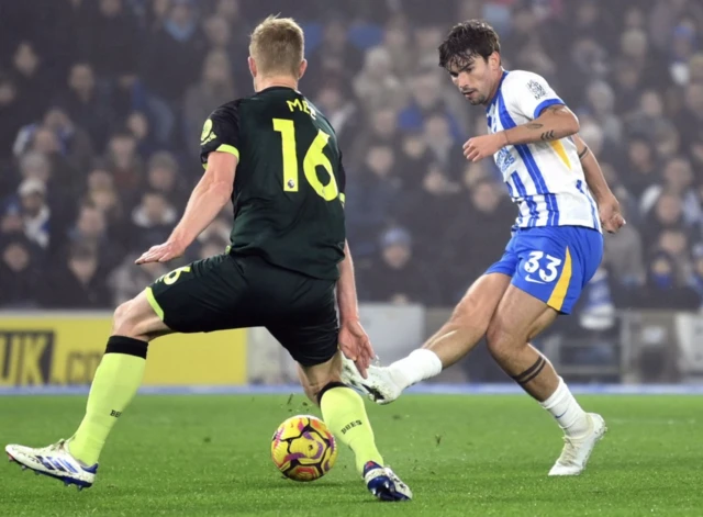 Brighton & Hove Albion's Matt O'Riley misses a chance to score