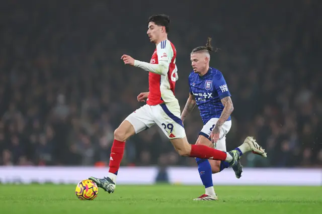 Kai Havertz of Arsenal runs with the ball