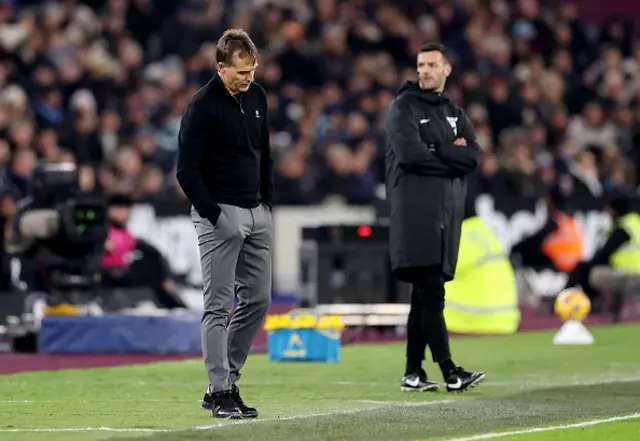 Julen Lopetegui, Manager of West Ham United, react